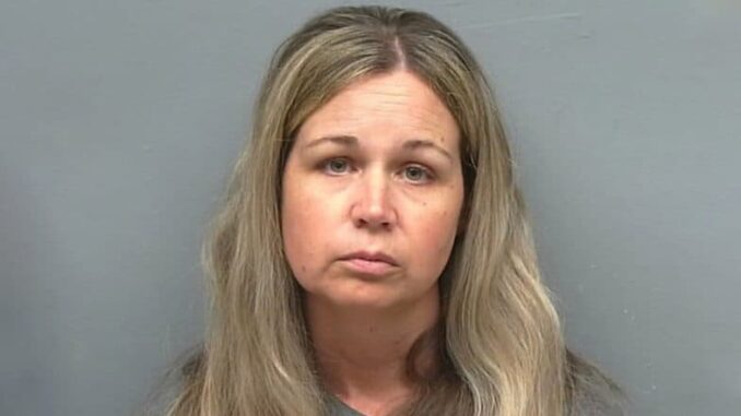 Alabama School Employee Invites Teen Student to Her Home, Has Sex With Him; Arrested