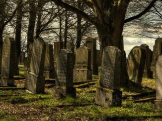 Florida Couple Caught Having Sex on Historic Wild Cow Prairie Cemetery Grave, Drugs Found in Car