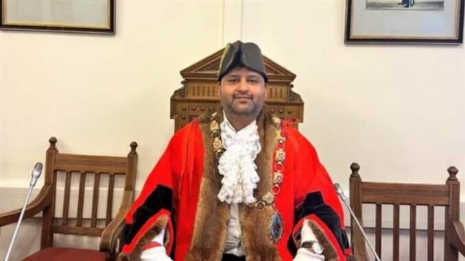 'Lord' Raj Mishra, Farmer’s Son From Mirzapur in Uttar Pradesh, Elected New Mayor of Wellingborough in England