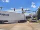 Louisiana: Man Driving 18-Wheeler Hits Electrical Worker Working on Traffic Light in US, Leaves Him Dangling in Air; Terrifying Video Surfaces