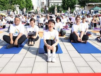Yoshiko Ishiba Celebrates International Yoga Day 2025: Japan PM Shigeru Ishiba’s Wife Performs Yoga, Inaugurates Event at Indian Embassy (See Pics)