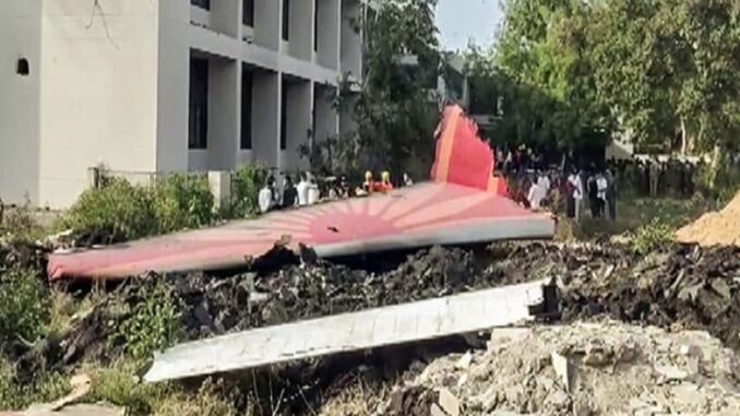 Air India Plane Crash: Indian Pilots Federation Initiates Legal Notice to Wall Street Journal, Reuters Over AI171 Crash Reports, Seeks Apology