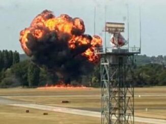 London Plane Crash: Beechcraft B200 Aircraft Crashes After Taking Off From Southend Airport (See Pics and Videos)
