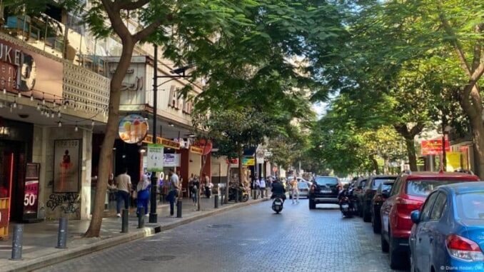 Beirut District Refuses to Succumb to Lebanon's Divisions