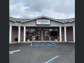 US Shocker: Disabled Woman With MS Crawls Across Hanger Clinic Floor To Charge Phone After Being Forgotten by Staff in Georgia; Rescued (Watch Video)